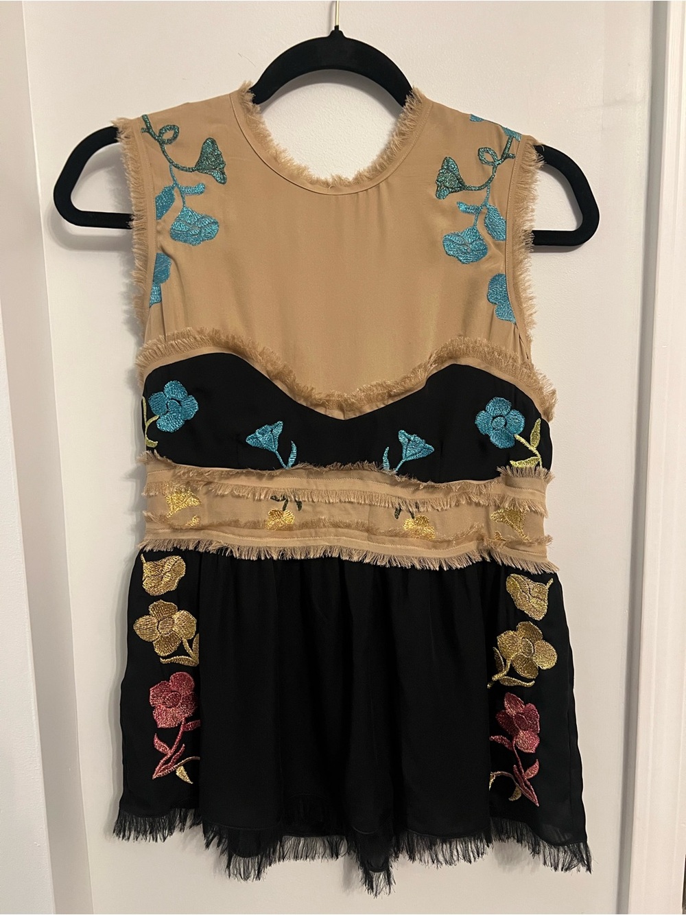 Cynthia Rowley Floral Embroidered Black and Beige Sleeveless top; size M, fitted